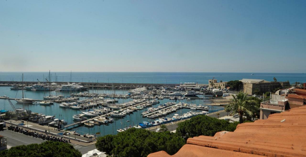 Maison Du Port Vieux Apartment Sanremo Exterior photo